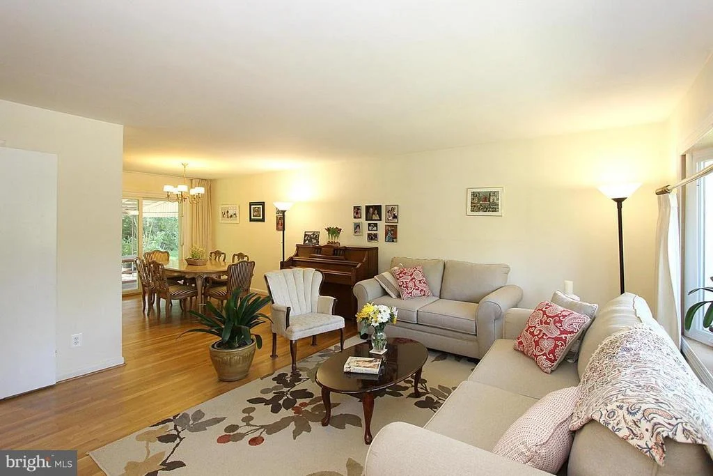 Photo of 1110 CHISWELL LANE