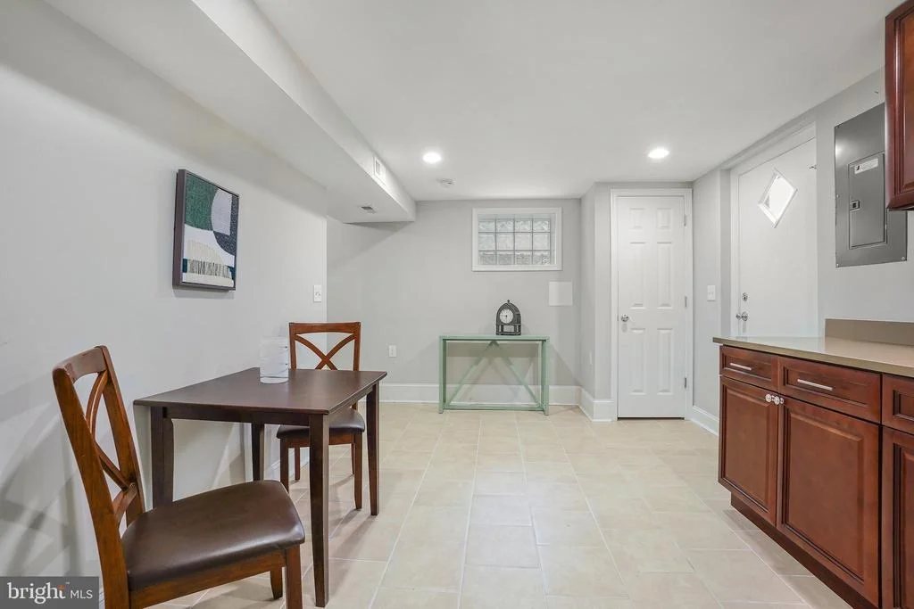 Photo of 514 SILVER SPRING AVENUE