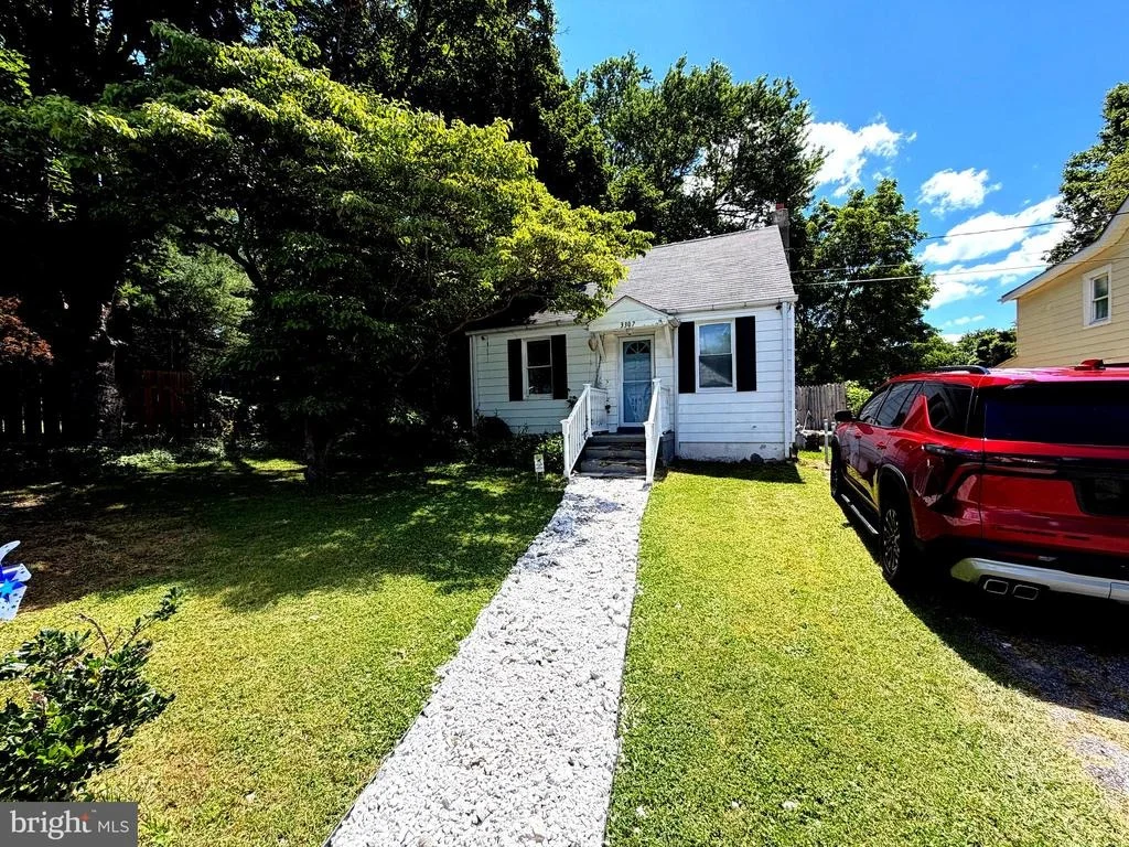 Photo of 3307 CHAPMAN ROAD