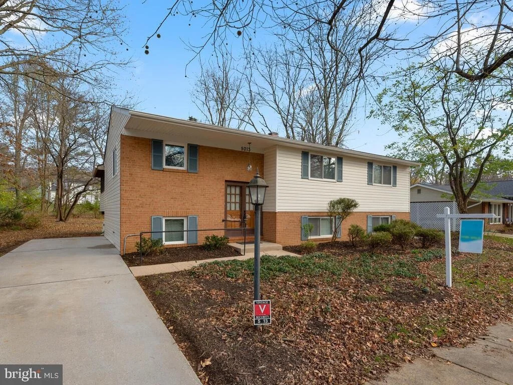 Photo of 5013 ELIOTS OAK ROAD