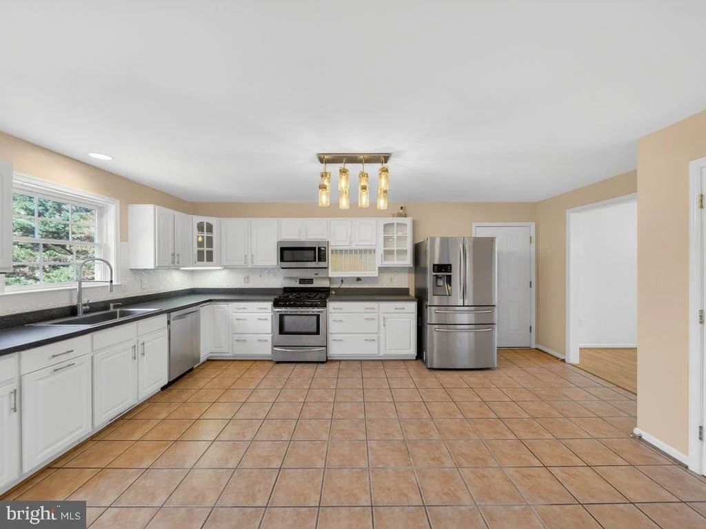 Photo of 9290 BAKER STREET