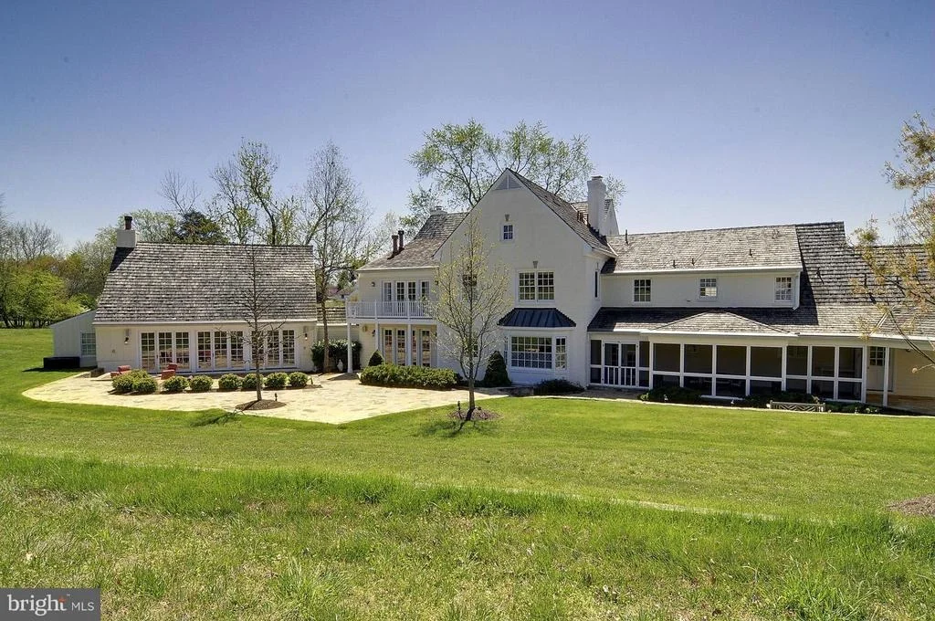 Photo of 330 SPRINGBROOK DRIVE