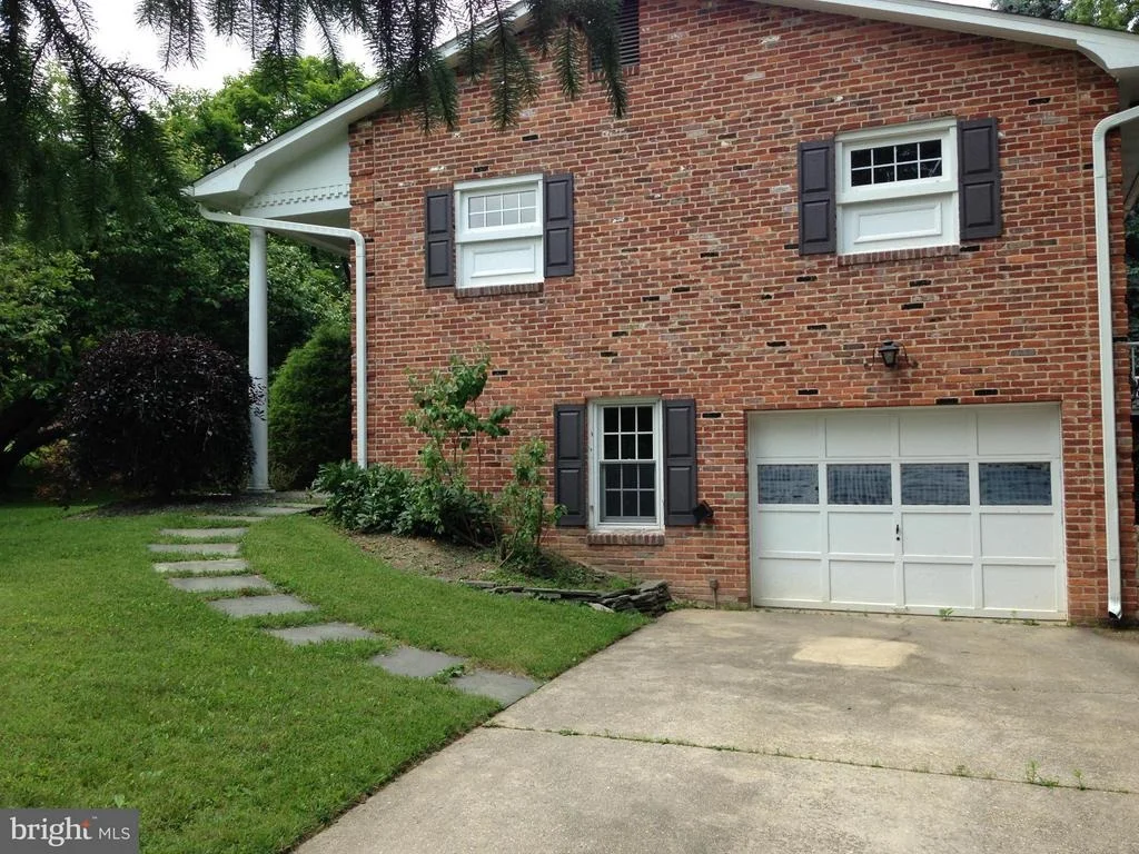 Photo of 901 ANNMORE DRIVE