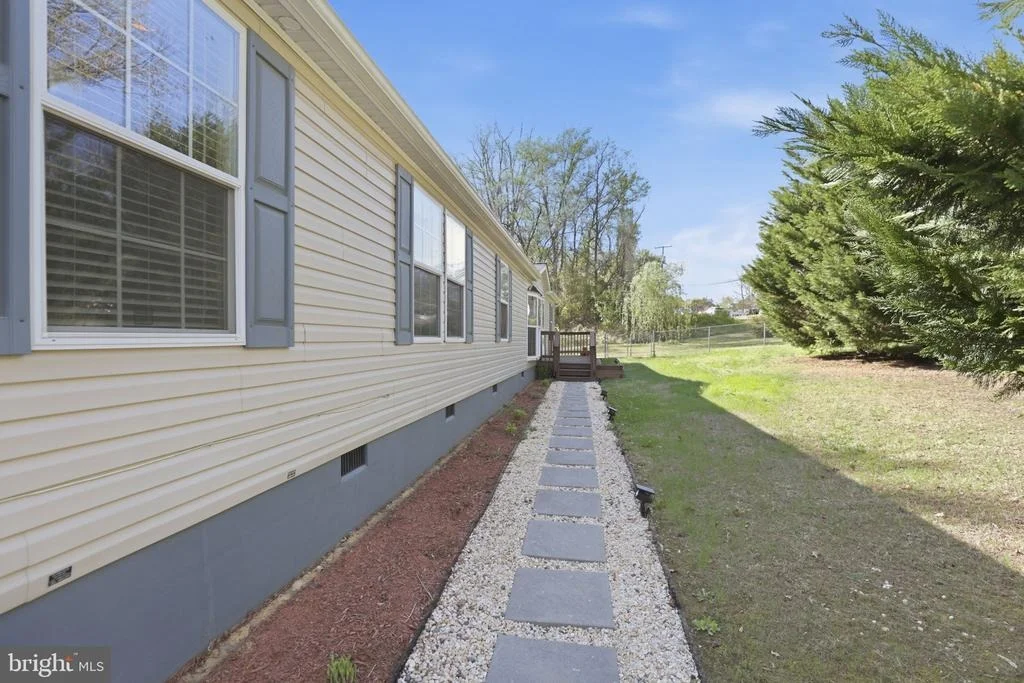 Photo of 8 WALKER WAY
