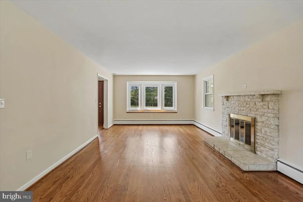 Photo of 14811 SPRINGFIELD ROAD