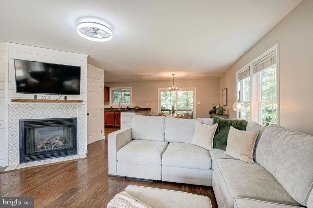 Photo of 119 N MEADOW DRIVE