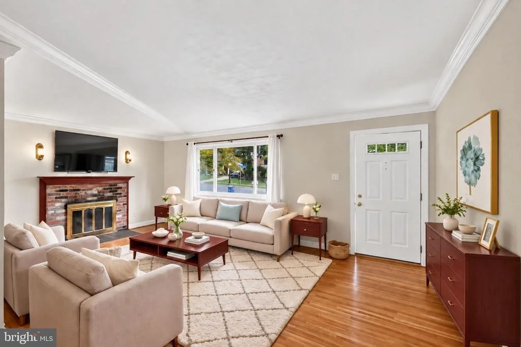 Photo of 5624 QUEENSBERRY AVENUE