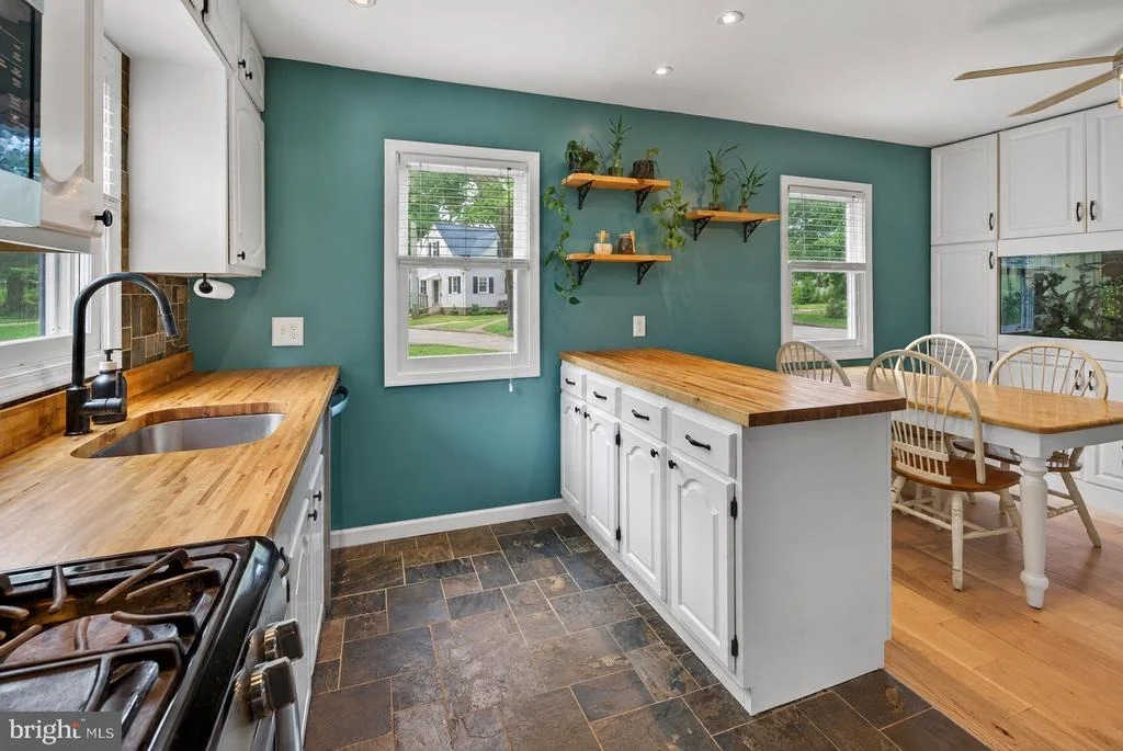 Photo of 148 EVERGREEN STREET
