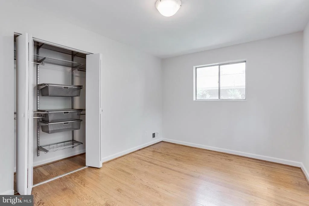 Photo of 3910 MONTROSE DRIVEWAY