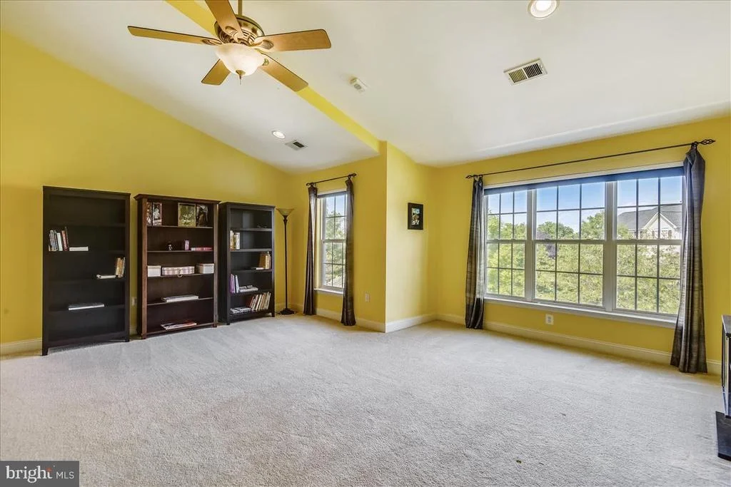 Photo of 25861 SPRING FARM CIRCLE