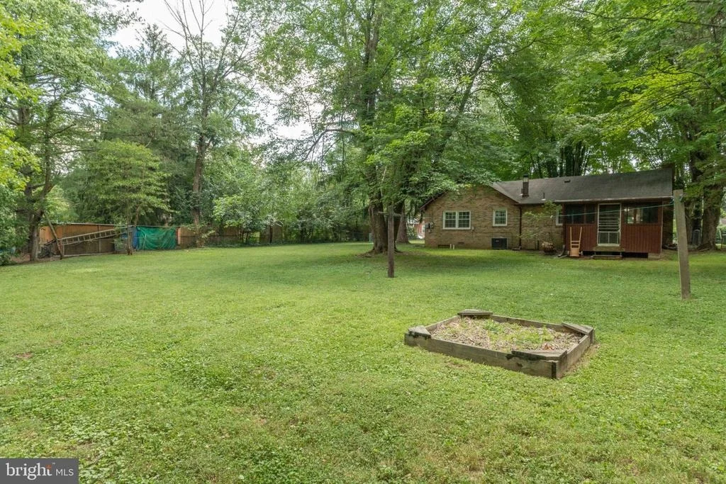 Photo of 7906 RUGBY ROAD