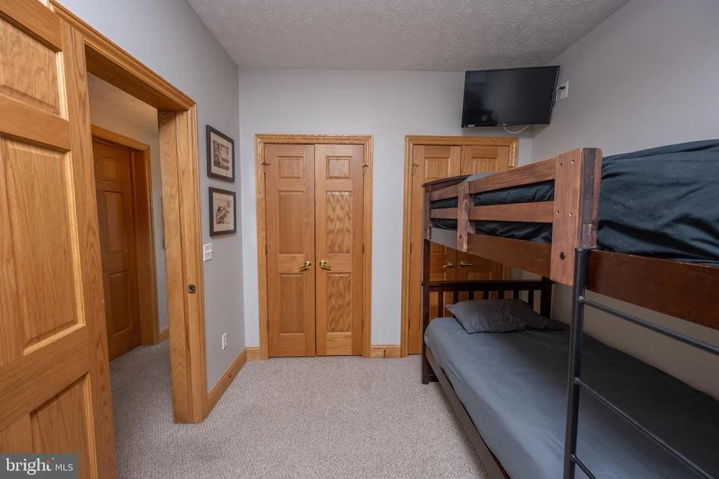Photo of 723 PINNACLE DRIVE