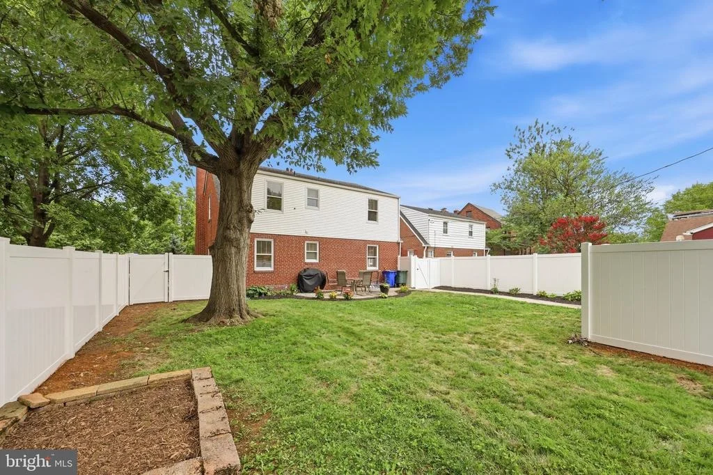 Photo of 412 CARROLL PARKWAY