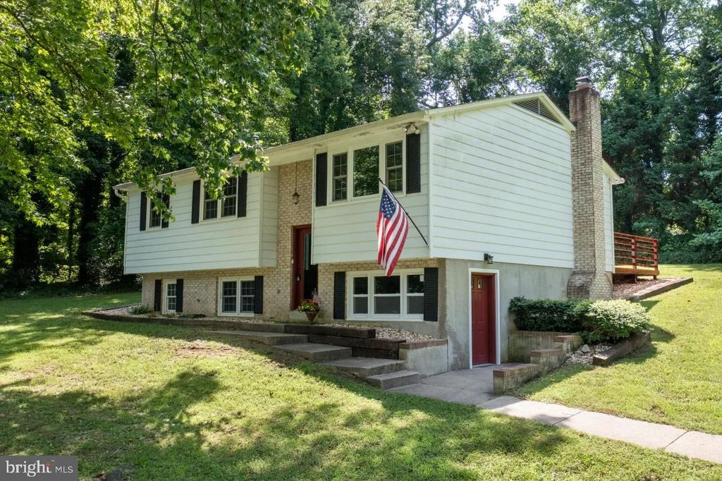 Photo of 2125 OAK ROAD