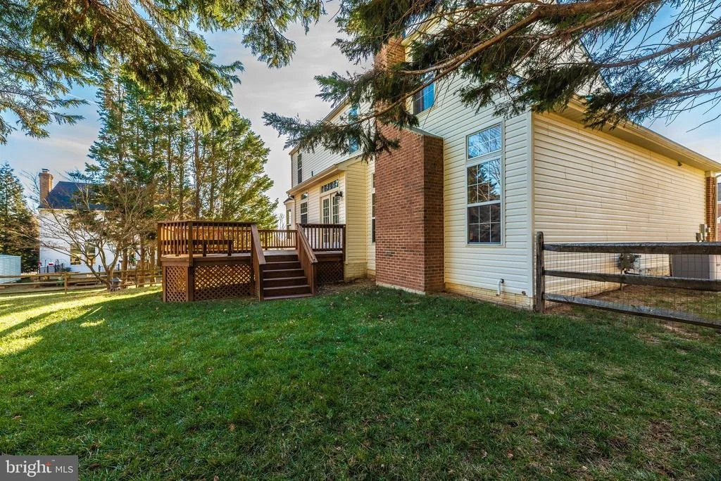 Photo of 10203 CROSSCUT WAY