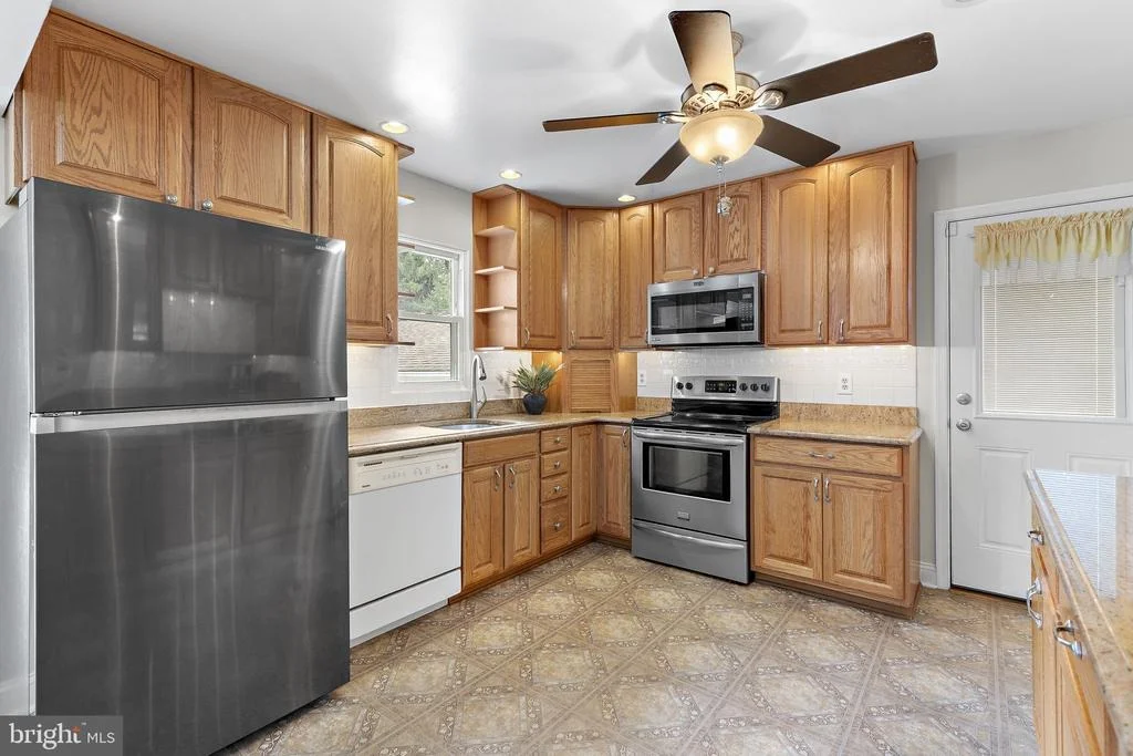 Photo of 1404 RYAN ROAD