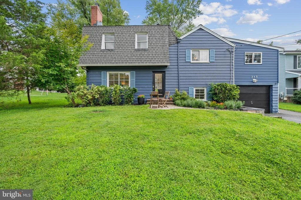 Photo of 213 PIPING ROCK DRIVE