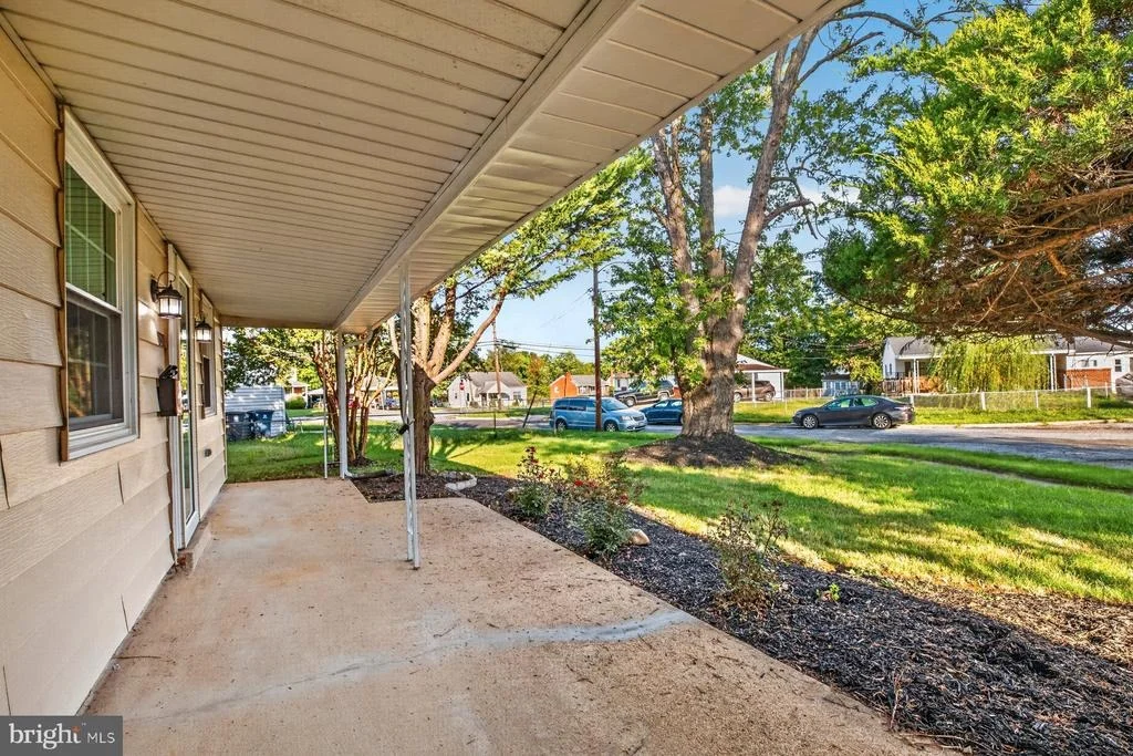 Photo of 6204 AUTH ROAD