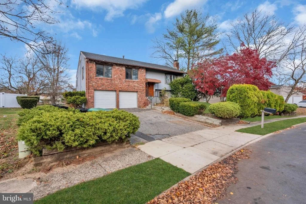 Photo of 22 PERSHING LANE