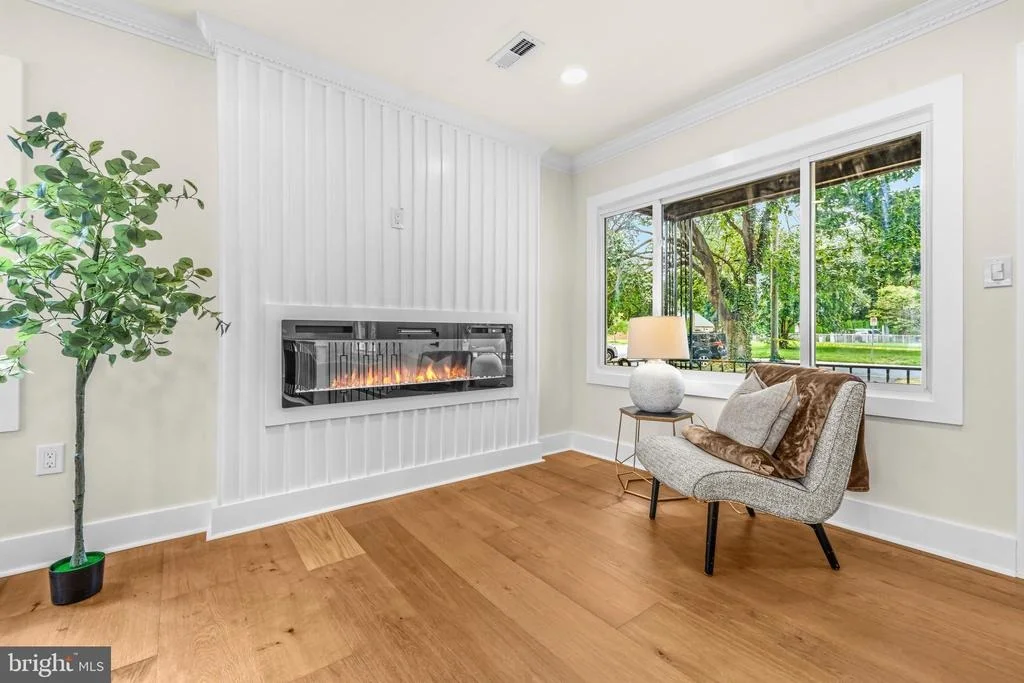 Photo of 703 NORTHWEST DRIVE