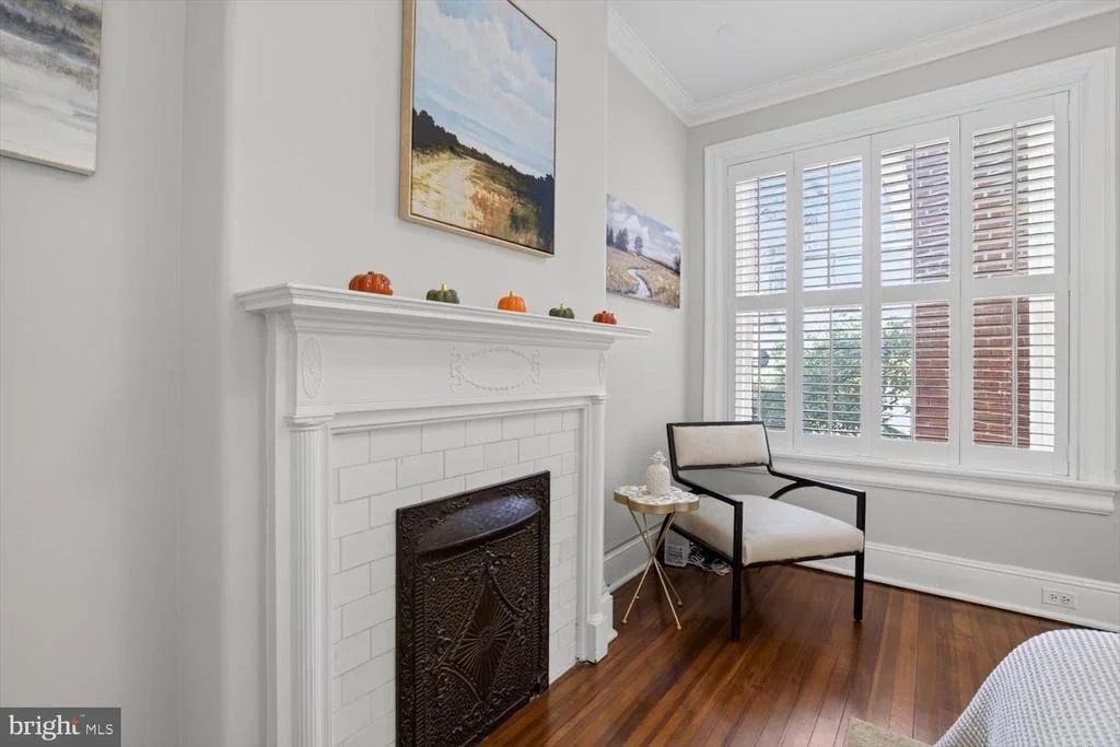 Photo of 304 A STREET SE