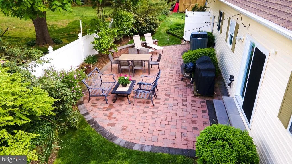 Photo of 30390 E MILL RUN