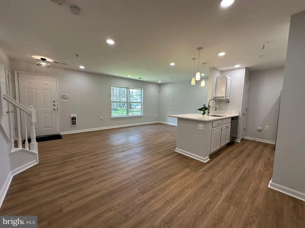 Photo of 43577 PATCHING POND SQUARE