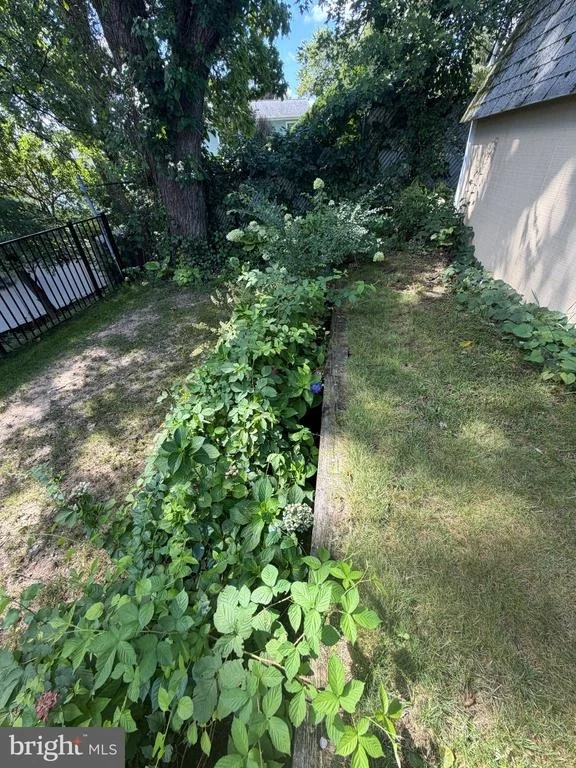 Photo of 7905 CHALICE ROAD