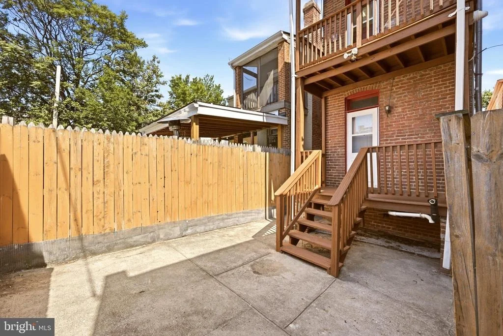Photo of 1402 PERRY PLACE NW
