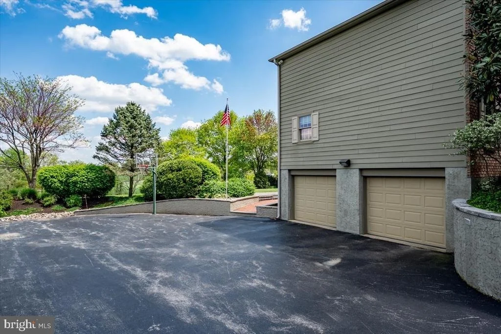 Photo of 57 TENBY CHASE DRIVE