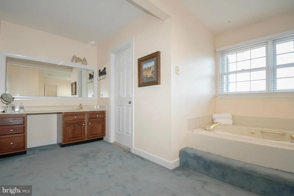 Photo of 9417 THORNEDIKE DRIVE