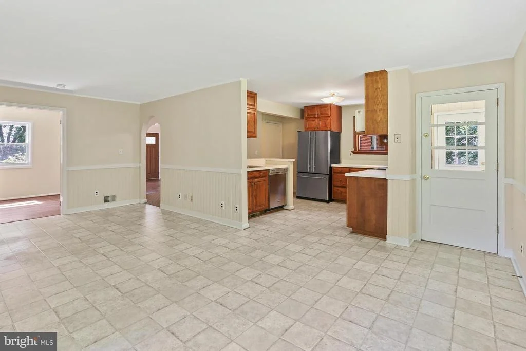 Photo of 1128 W NOLCREST DRIVE