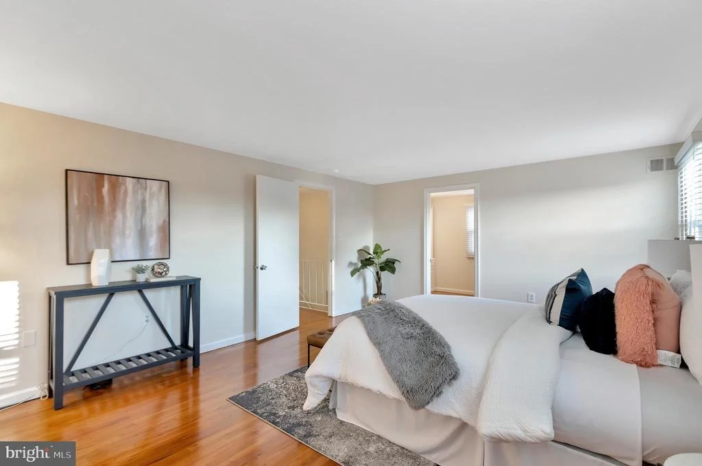 Photo of 13832 BEACON HOLLOW