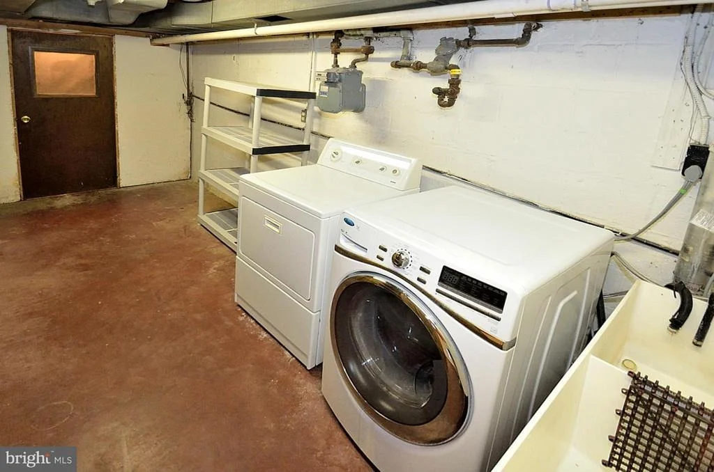 Photo of 2105 LINDEN LANE