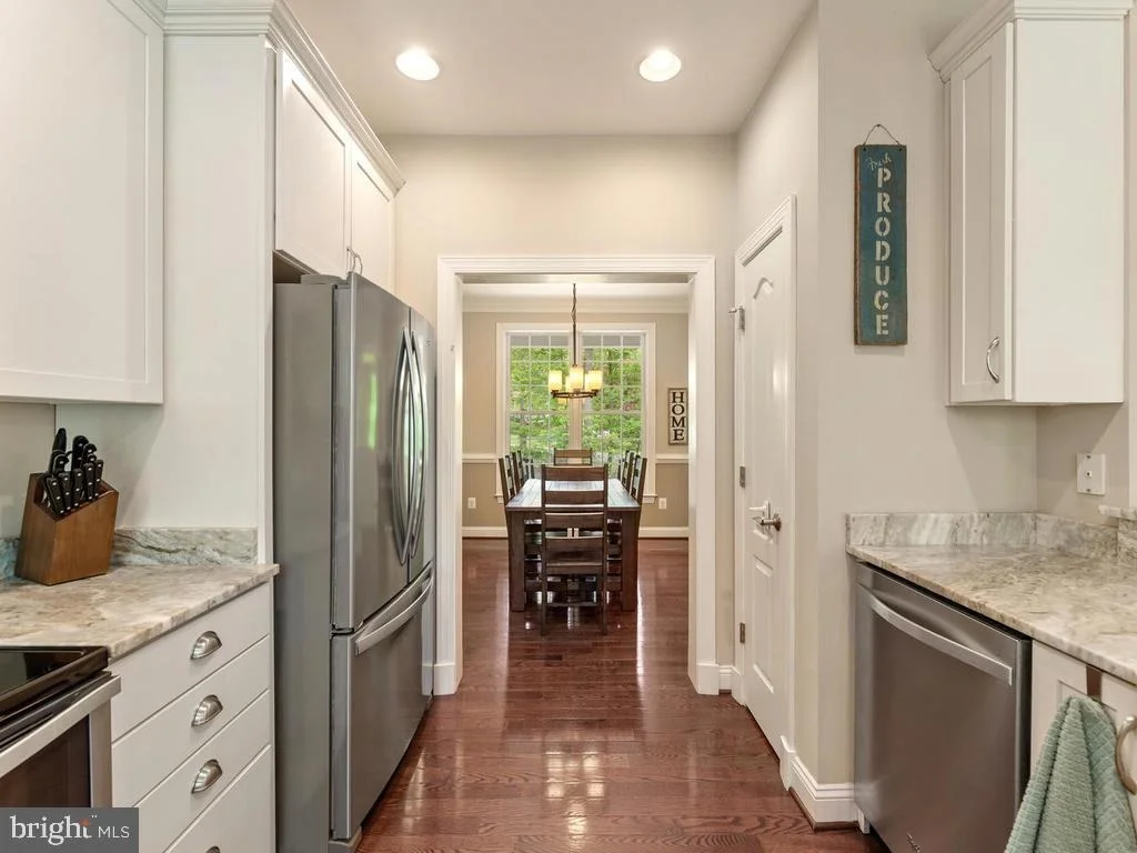 Photo of 995 WILDA DRIVE