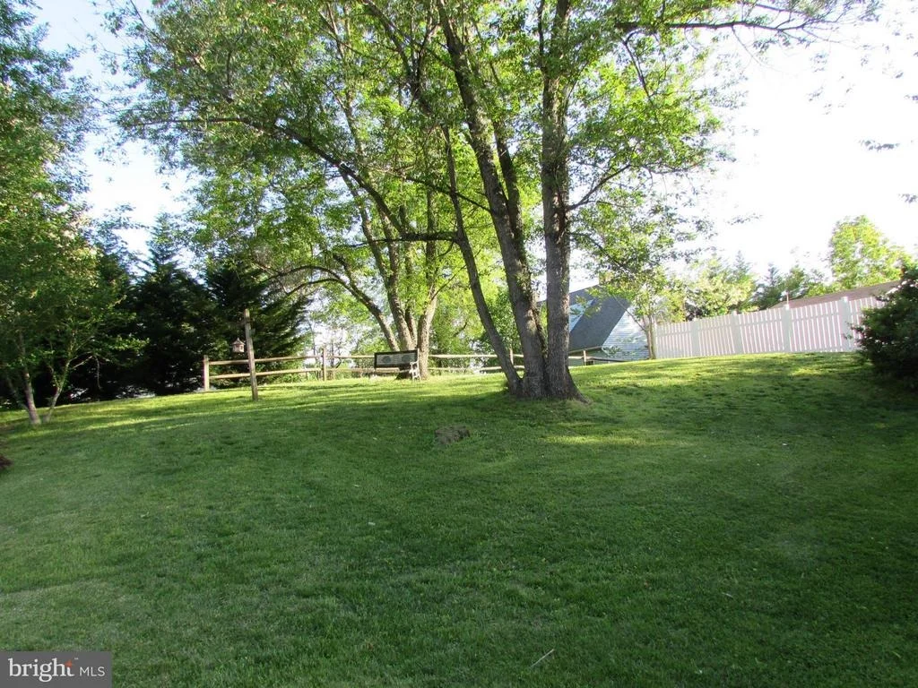 Photo of 1321 CALVERT BEACH ROAD