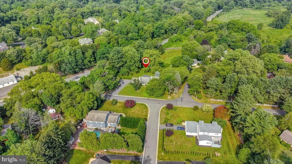 Photo of 102 MERIDEN DRIVE