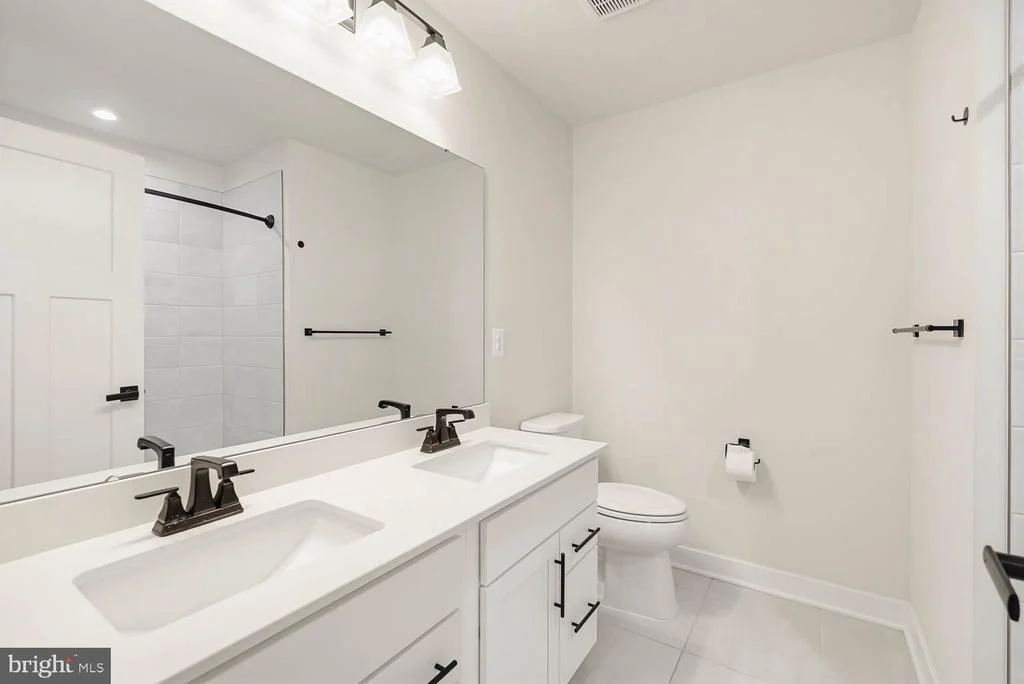Photo of 10907 GREEN LEAF RUN