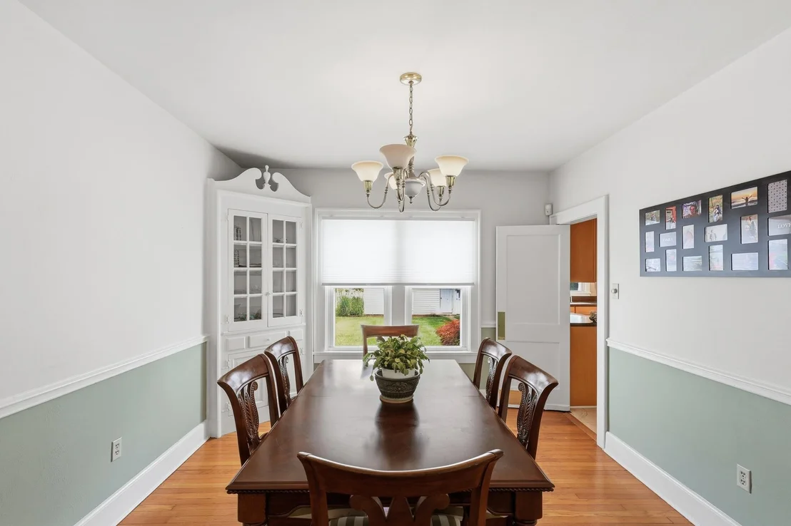 Photo of 727 N GOVERNORS AVENUE