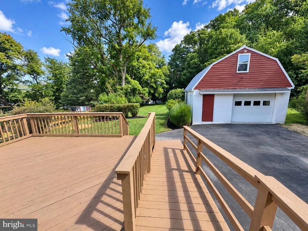 Photo of 8921 YELLOW SPRINGS ROAD