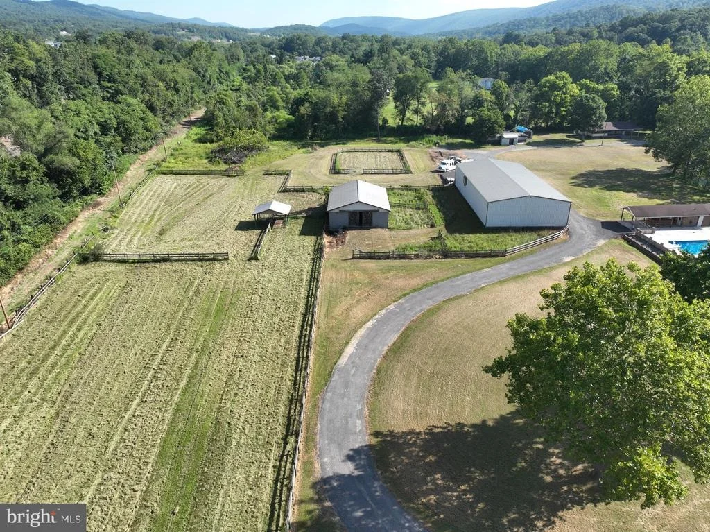 Photo of 13900 SCHELLSBURG ROAD