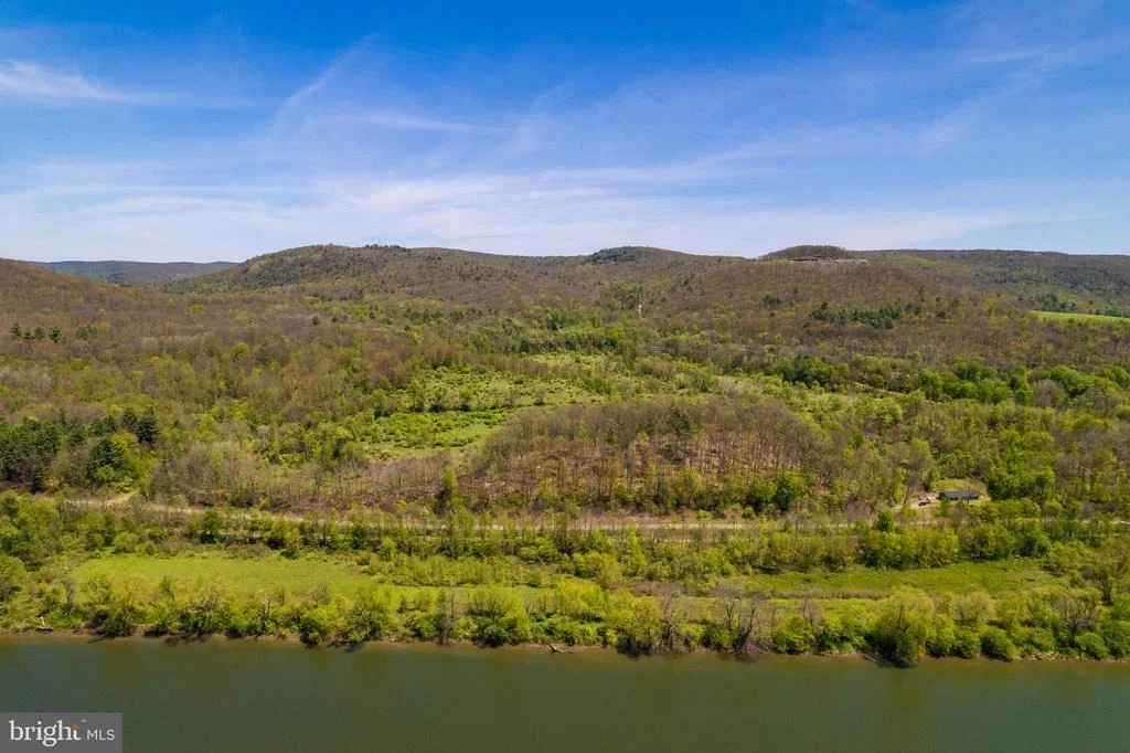Photo of 007 STATE LINE ROAD