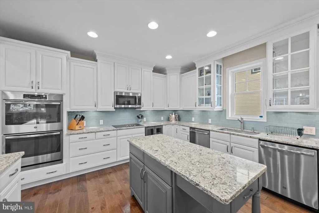Photo of 302 LAUREL STREET