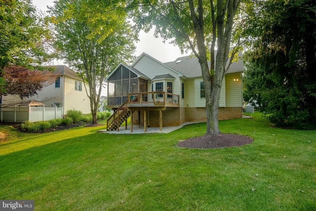 Photo of 5105 WELLINGHALL WAY