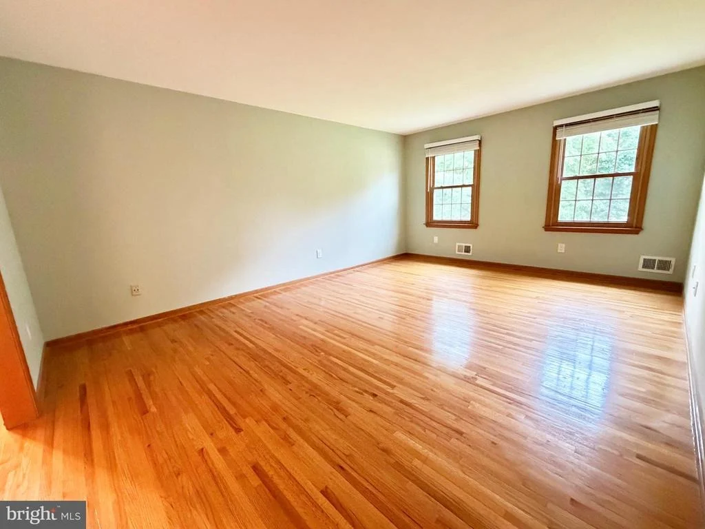 Photo of 8 EVANS DRIVE