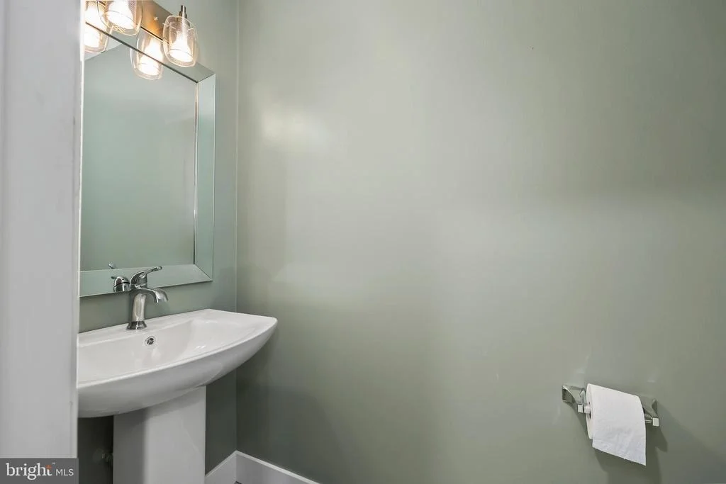 Photo of 16008 FAIRWAY DRIVE