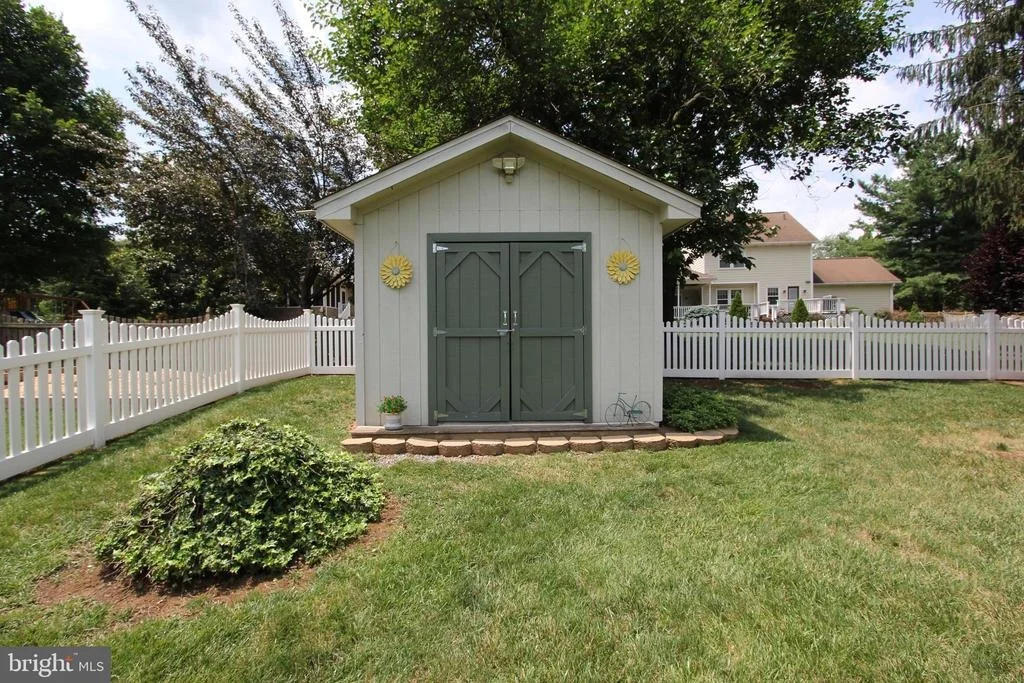 Photo of 6759 MEADOWSIDE DRIVE