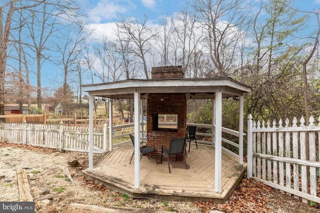 Photo of 228 LEPPO ROAD