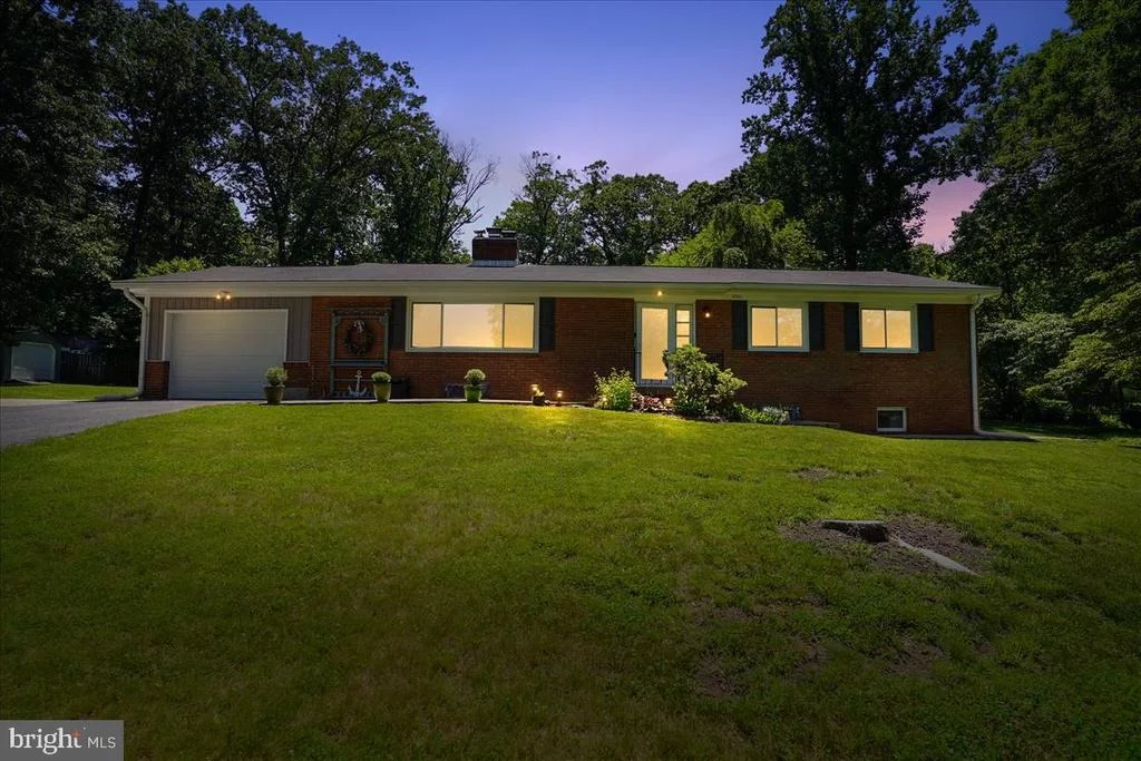 Photo of 18901 MUNCASTER ROAD