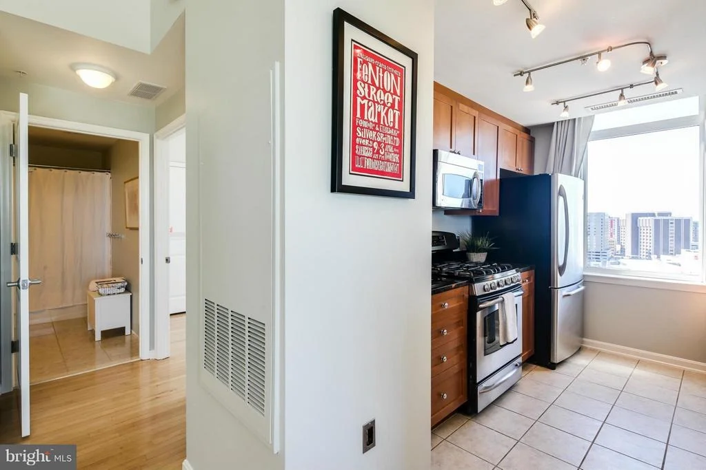 Photo of Unit 1409 at 930 WAYNE AVENUE